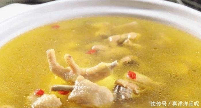多父母|分享一款雪梨焖鸡汤,甜鲜好吃,营养丰富,孩子爱喝的美味汤羹