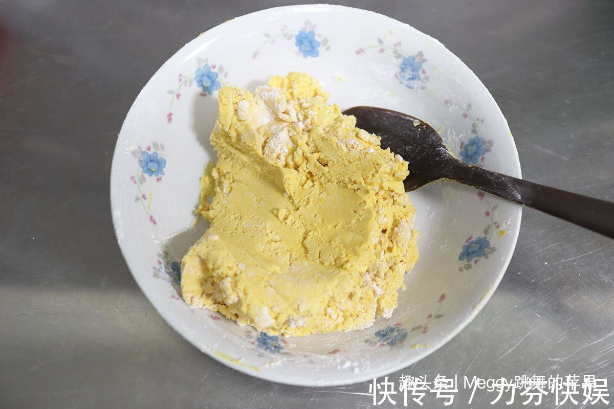 面团|用南瓜糯米做的3款小吃,还没出锅就流口水了,连老妈都没忍住