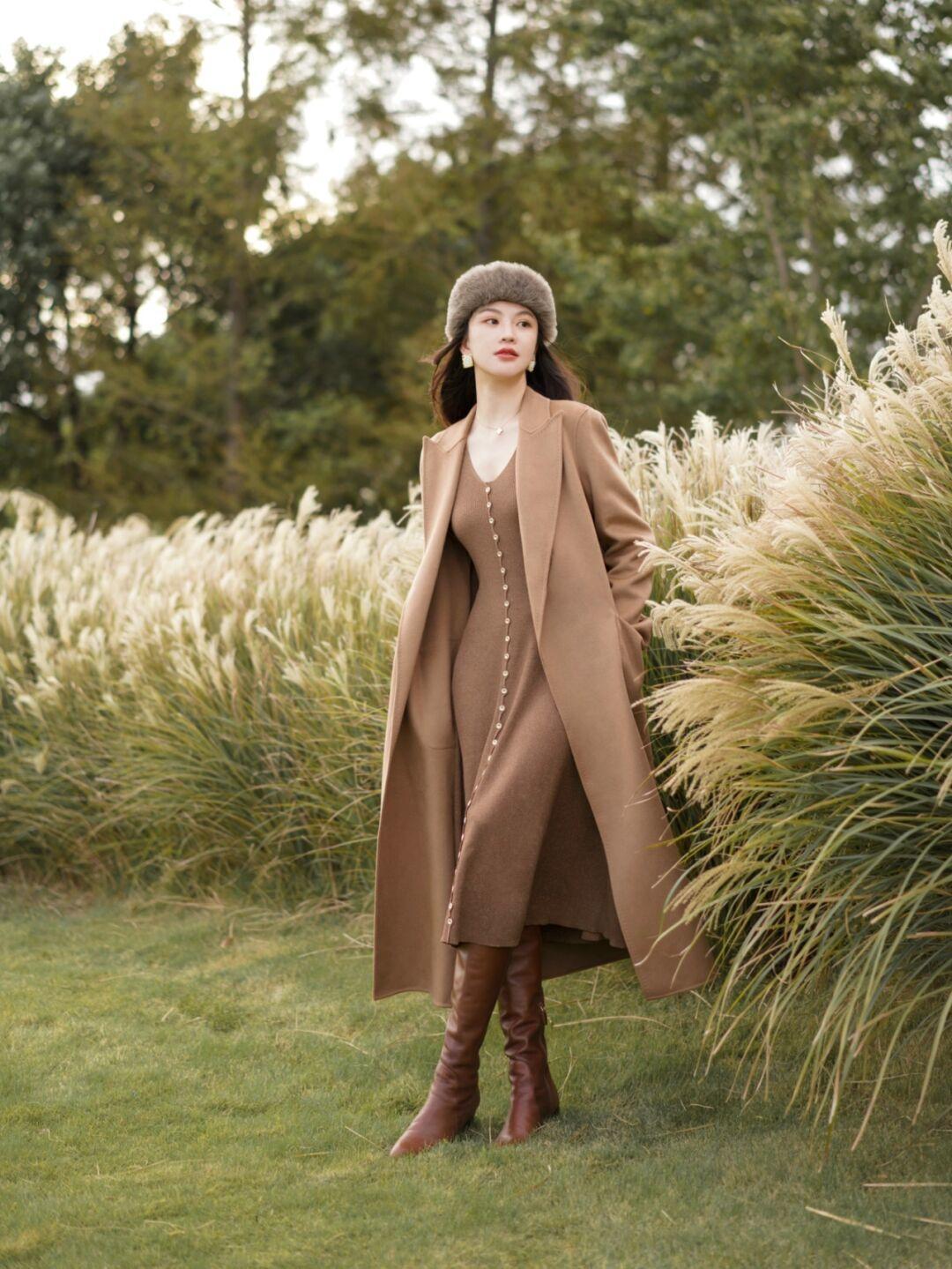 冬天|这个冬天还只会穿羽绒服?一件棕色大衣完全就能够搞定这个冬天,让你穿出女神范!