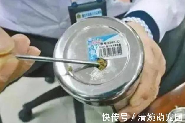 热水|央视曝光“夺命保温杯”,热水倒进变毒水出来,父母要提高警惕