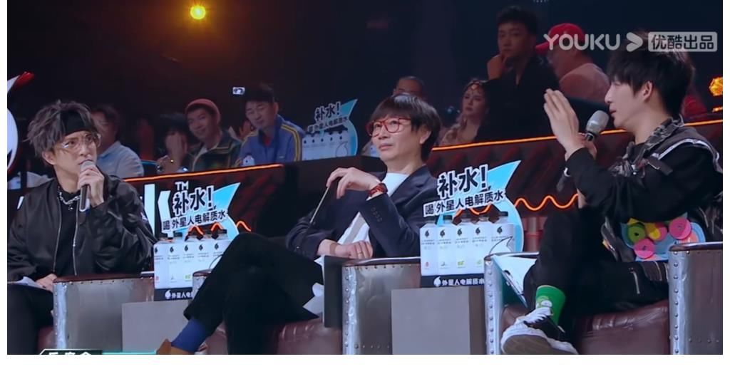 《中国潮音》首播，张亚东大张伟使用晋级令，张靓颖“挽救”凌西