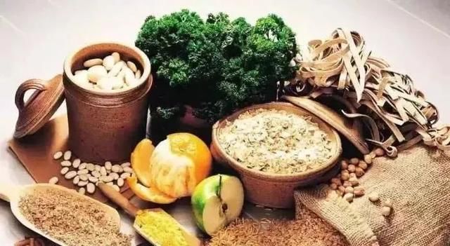  喝酒|26岁女子，心梗离世，不抽烟不喝酒，祸根：一种东西当水喝