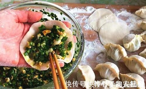 包三鲜馅饺子时,万万不可直接拌馅,多加这一步,饺子鲜香更入味