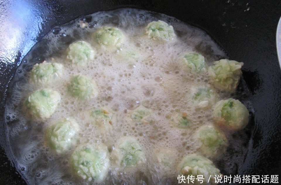 面粉|做萝卜丸子不用淀粉不用面粉,加它外酥里软不发硬,做一盆都吃光