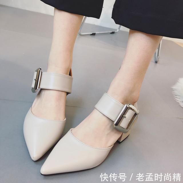 一双单鞋也能穿出这么多风格?百变女王就是你了