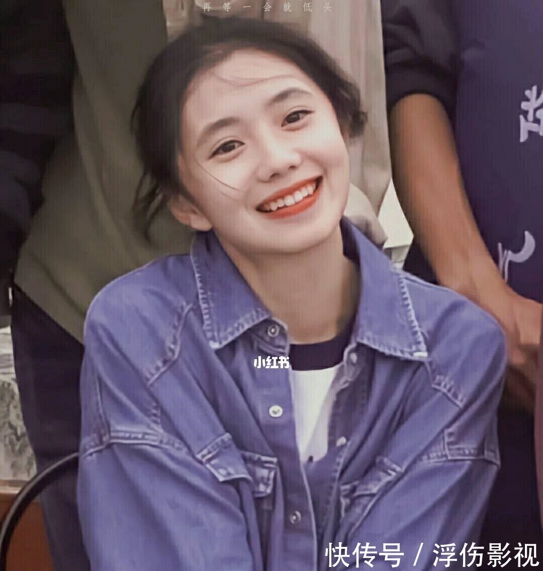 刘浩存在食堂擦桌子、扫地，体验清洁工的工作