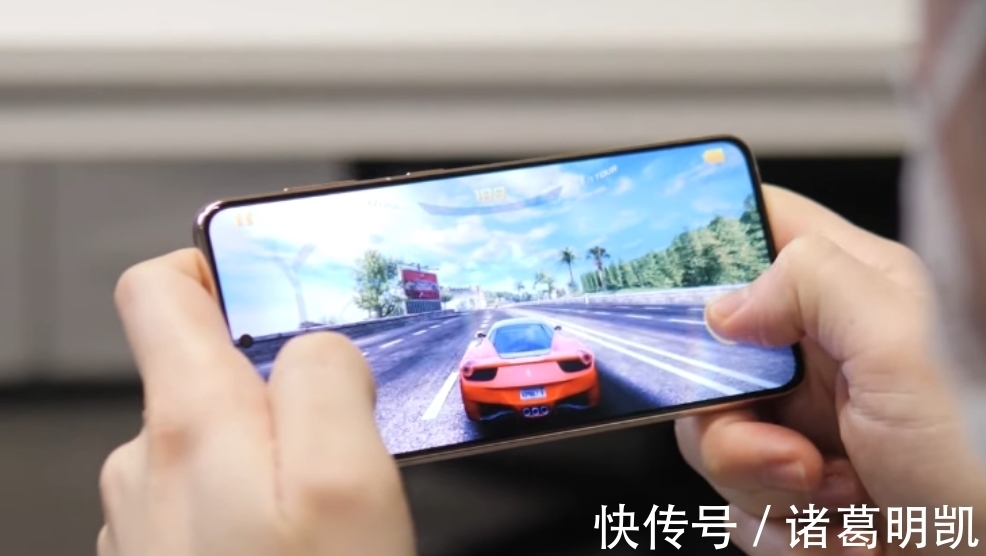 背板|4000元和2000元手机有什么区别?除了价格,这些差距最大