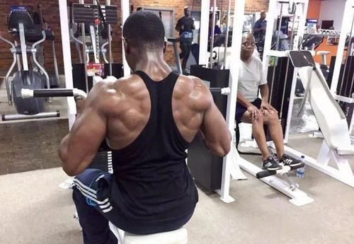 跑步机|你在健身房最真实的样子，被我拍到了！