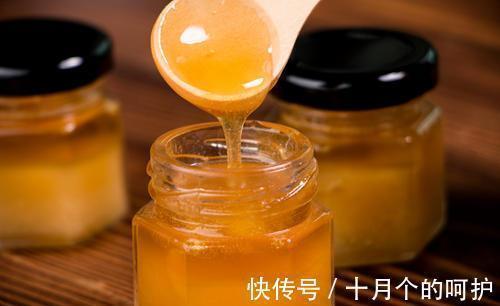 糖类物质|长期喝蜂蜜和从不喝蜂蜜的人比,哪个更健康?别蒙在鼓里了