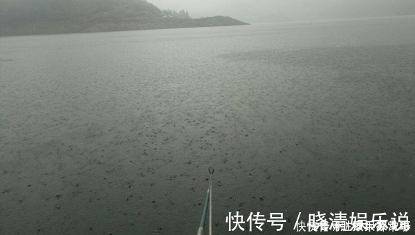 浮漂|夏季手竿钓大鱼4大秘诀,常用这些招数,大货也能连竿上