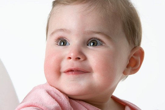 发育|0-1岁宝宝发出这些信号说明发育缓慢！妈妈要格外留意了