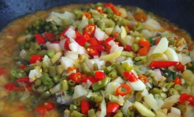 简单家常菜川味草鱼,花样香菇青菜,风味小炒鸡,虾仁炒蛋