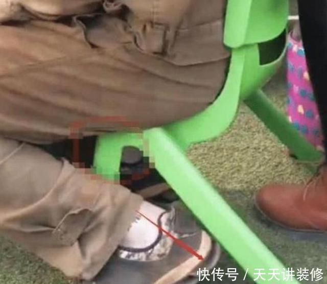 幼儿园家长会，爸爸穿工作服被拍下，照片发上网引发热议