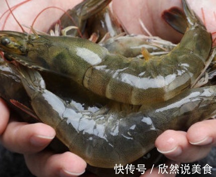 煮冷冻虾时,别直接下锅煮!再加这一步,虾肉新鲜嫩滑,好吃不腥
