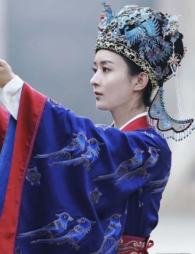 什么资格才能当“诰命夫人”,权利有多大?难怪盛紘都不敢惹明兰