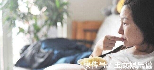 油炸食物|宝宝出生后身上出现大片红疹和胎记,都是孕妇不忌口吃了这些东西