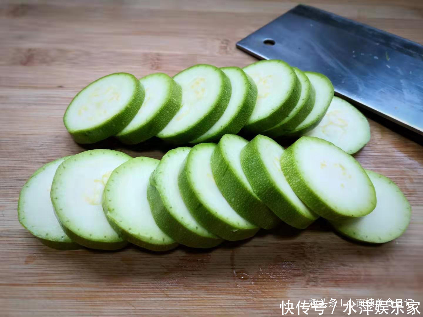 这早餐不用早起,8分钟上桌,一口气吃8个才过瘾,好吃又养胃!