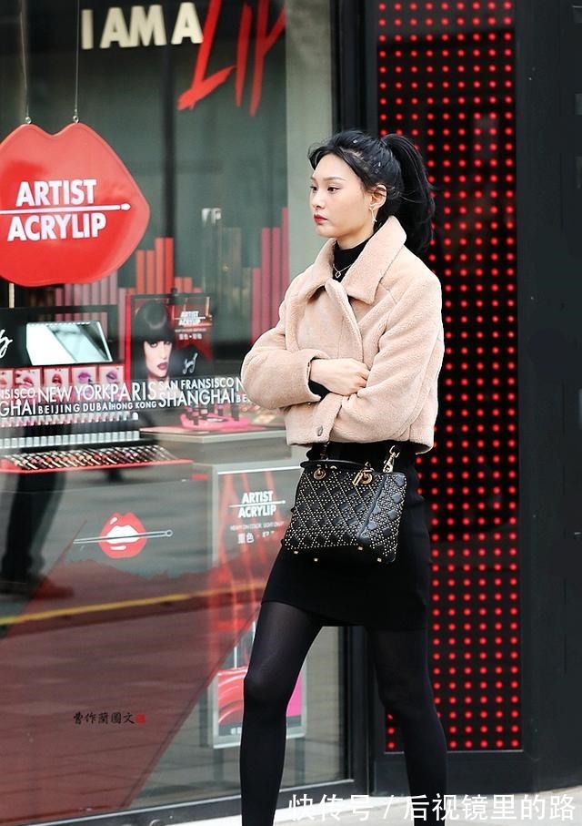 短靴|要把黑丝穿得讲究,搭配鞋子很重要,看看美女的黑丝配鞋方案!