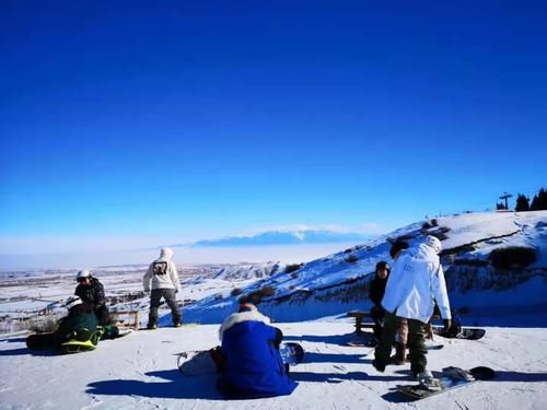 老年|去新疆滑雪就像漂浮在失重的太空中