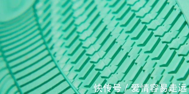 签名鞋 开箱冷门球鞋,签名鞋的配置,二百出头的价格!