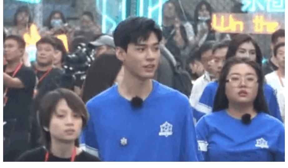 中餐廳|龔俊綜藝錄制生圖，無精修無美顏狀態(tài)真實，顏值讓人看傻眼