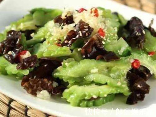 家常|拍黄瓜,卧鸡蛋,竹笙丝瓜这几道菜的家常做法