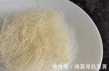 烧制|家常烧牛肉，除了番茄土豆，我常加这两种食材，汤菜主食都有了！