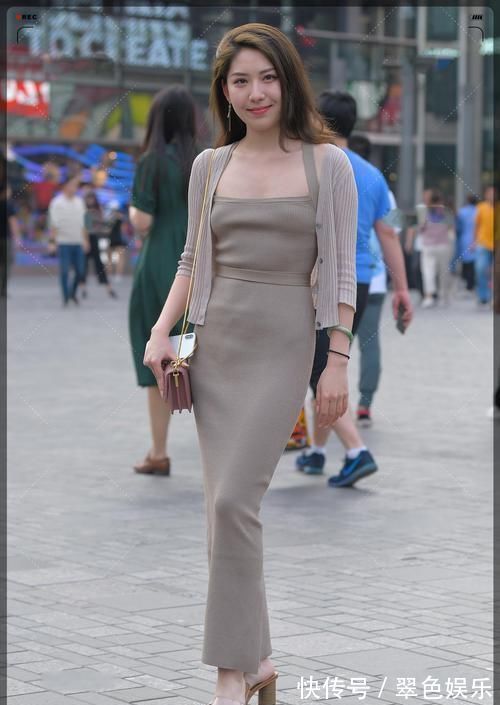 运动风 只有穿上它,可以让你拥有超高的回头率——针织长裙