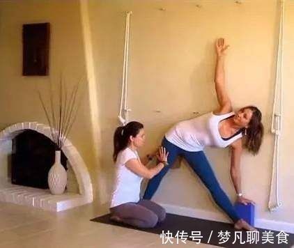 中级|经得起考验的10个基础瑜伽体式，建议每天都练