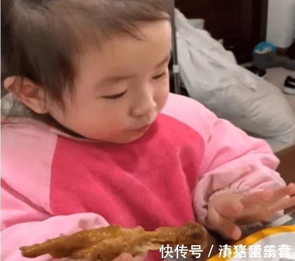 认知心理学|“突然就不香了”,3岁女宝啃鸡爪,低头一看发现有点“眼熟”