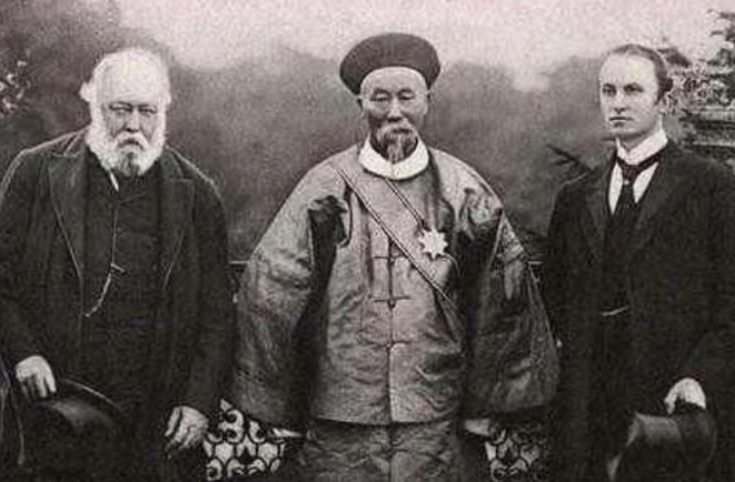 急中生智|李鸿章宴请美国人,吃到一半菜没了,他急中生智发明一道菜,大受好评