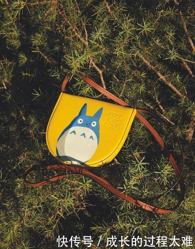 LOEWE即将带来《龙猫》系列合作,下月正式发售!