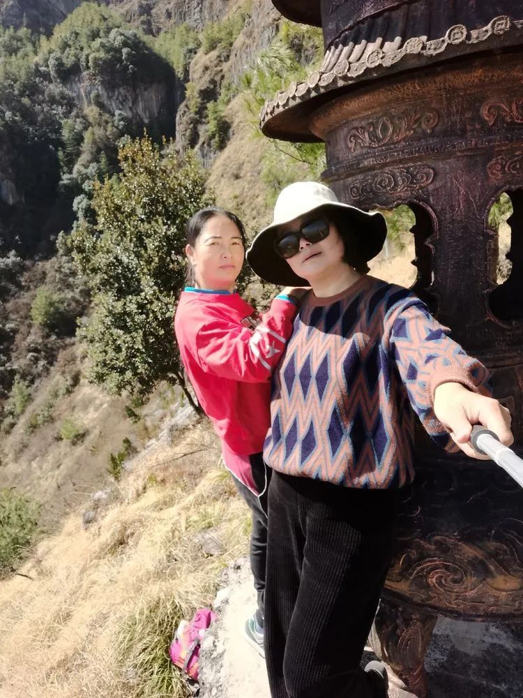 指南村|登顶东川小牯牛山——慈悲殿