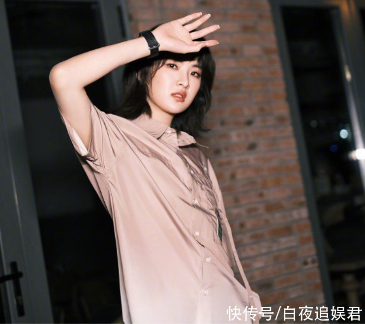 宁静|《中餐厅5》晒海报,华为公主并非是团宠,看到丁真的位置我慕了