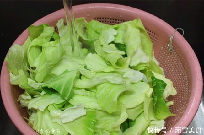 包菜好吃又简单的做法是此款,口感爽脆很下饭,用铁锅炒才香