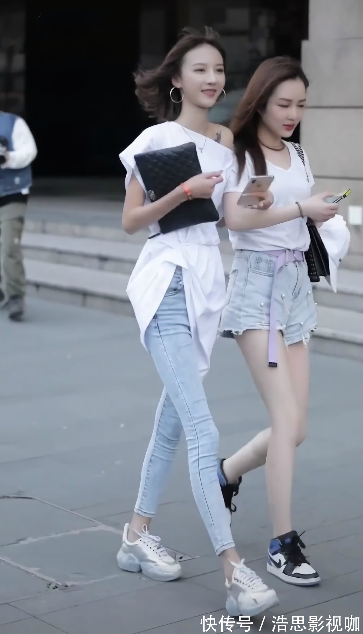 穿搭 别只会撩裤脚了,现在“撩裙子”更显高,不过要配牛仔裤才敢出门