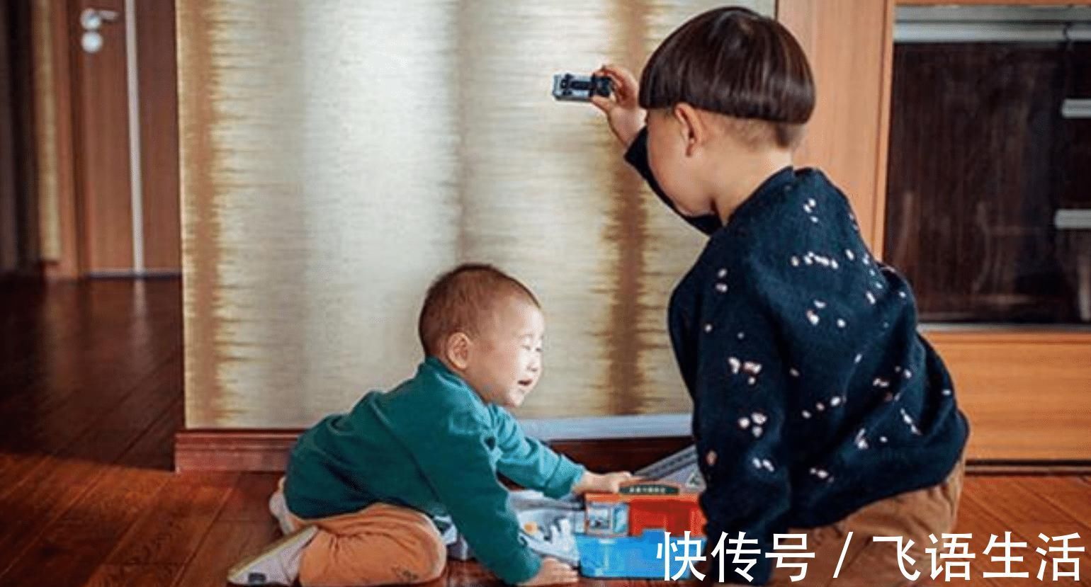 亲近|哥哥一亲近妹妹,妹妹却莫名哭闹,宝妈掀开妹妹衣服失声痛哭