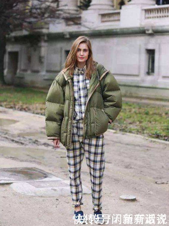 不管是穿羽绒服还是大衣,尽量别选这4种内搭,显“廉价”又土气