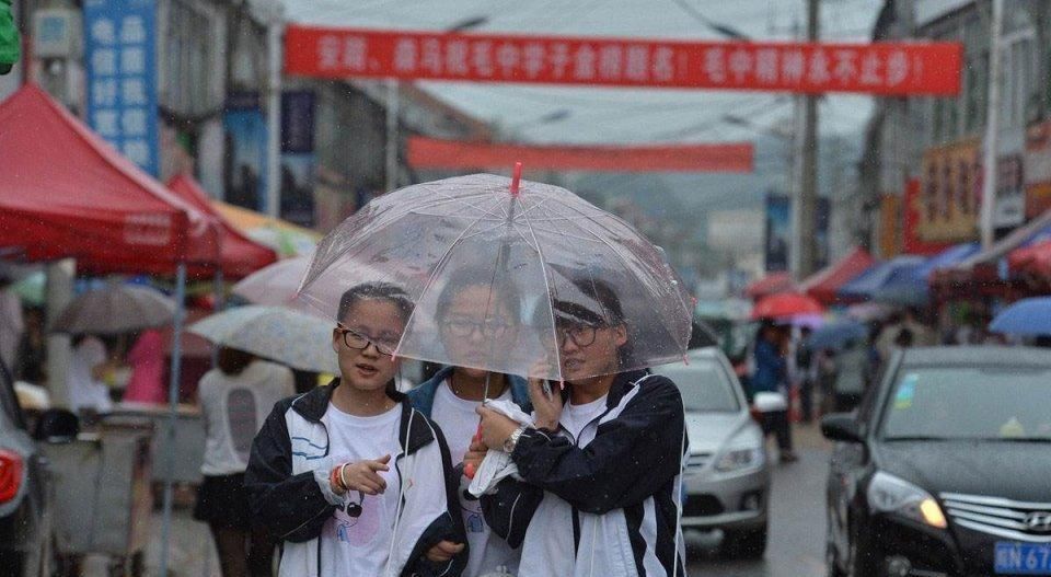 班主任|初中是学霸,高中班里倒数班主任只因为一个习惯