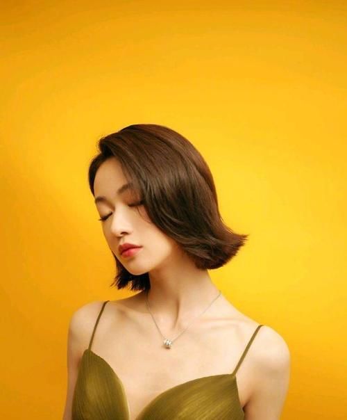 30岁以上的女人，别乱剪头发，推荐这些“减龄”的短发，特显年轻