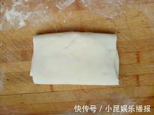 面团|我们家一年四季都爱吃的饼，隔三差五就要做一次，外酥内软特好吃