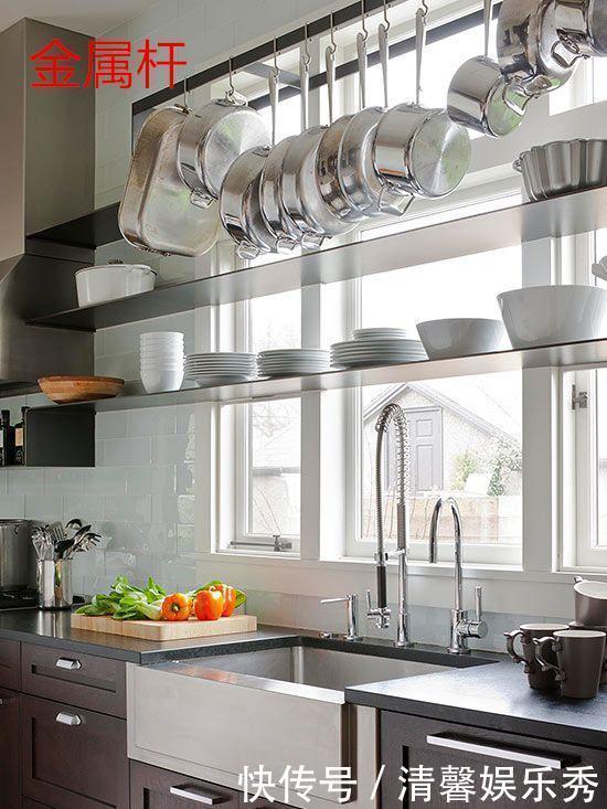 木杆|我怎么没想到！厨房窗台上加个横杆，锅碗瓢盆挂上去，收纳满分！