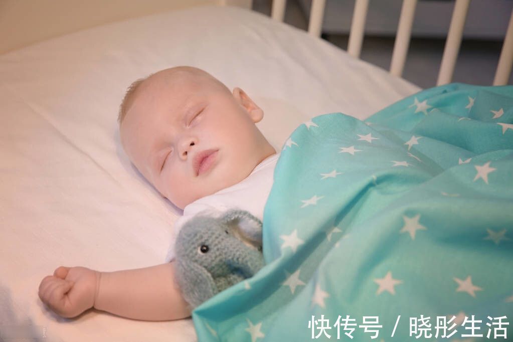 婴儿|想改善婴儿抱睡奶睡,爸妈先避开3个误区的牛角尖,宝宝才能睡好