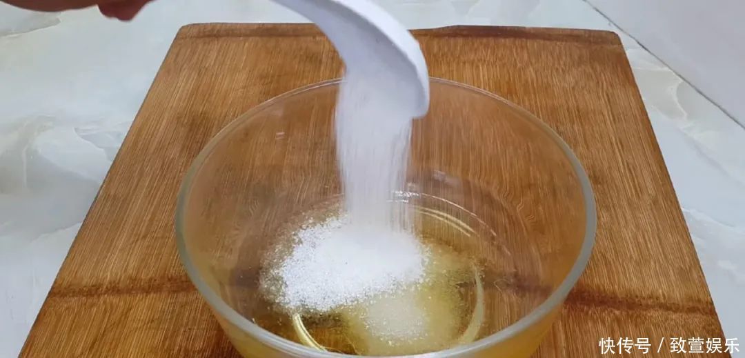 面包|2个鸡蛋，1碗面，不用蒸不用烙，比面包松软香甜，吃过就念念不忘