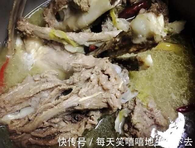 汤鲜|羊汤店传出来的炖羊肉秘方这3样缺一不可，汤鲜无膻味，太香了