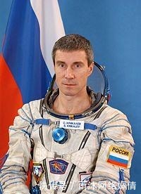 這名宇航員剛上天,國家就四分五裂,想要回來被告知:我們沒錢了