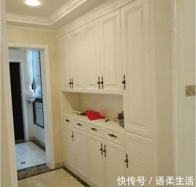 玄关柜|花18万装修的新房,看过的人没有不夸的,都说木工打的柜子是亮点