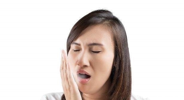 一去不复返|口臭的“天敌”找到了,喝水时撒点它,口臭可能会“一去不复返”