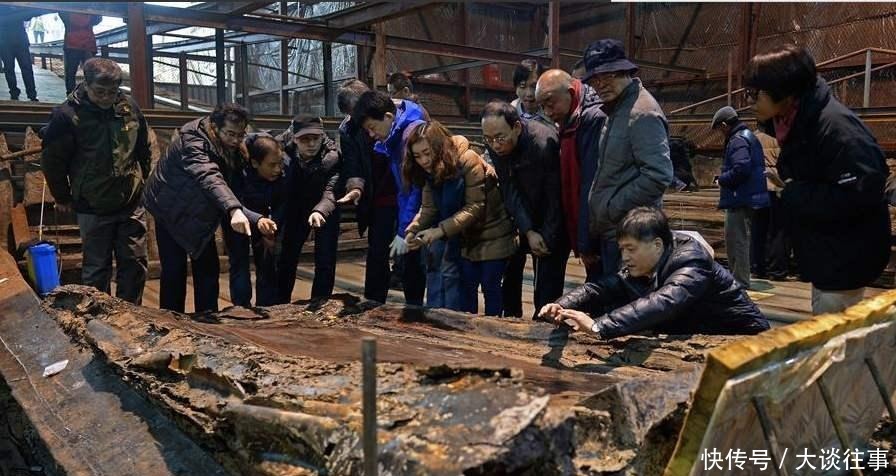 专家|此墓葬的文物众多,价值连城,专家却说:最珍贵的还是那些竹简