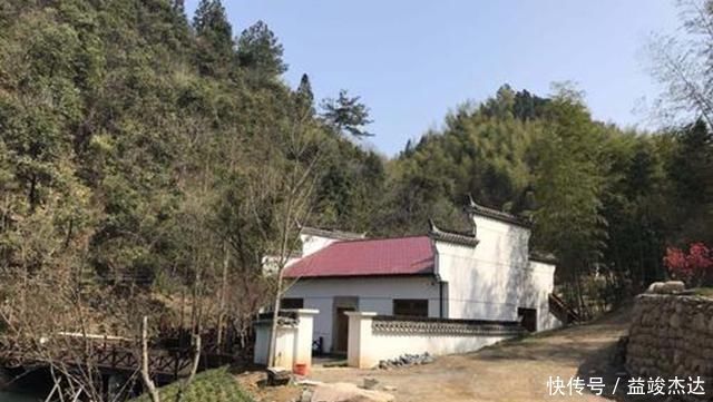 房屋|农村宅基地翻修后,产权归谁是所有农村房屋都允许翻建吗